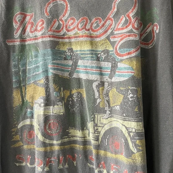 Daydreamer The Beach Boys Surfin’ Safari Graphic Tee Size Small - Picture 3 of 7